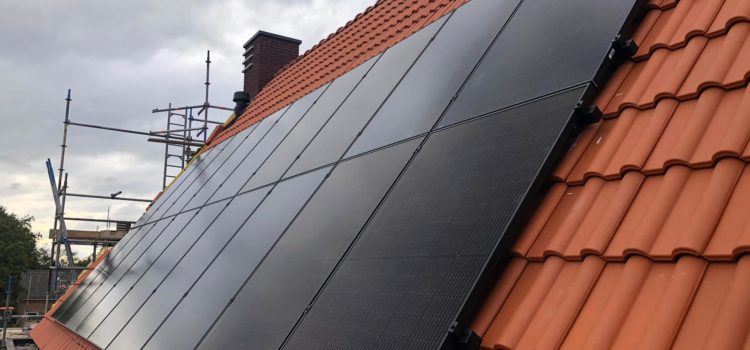 Full black zonnepanelen