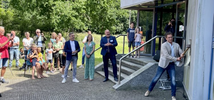 Nog even herinneringen ophalen tijdens het laatste rondje door het oude hoofdkantoor van de melkfabriek Menken/Campina